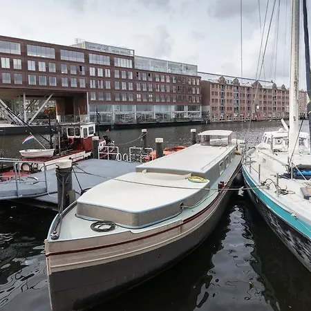 Spacious Houseboat Near Central Station *