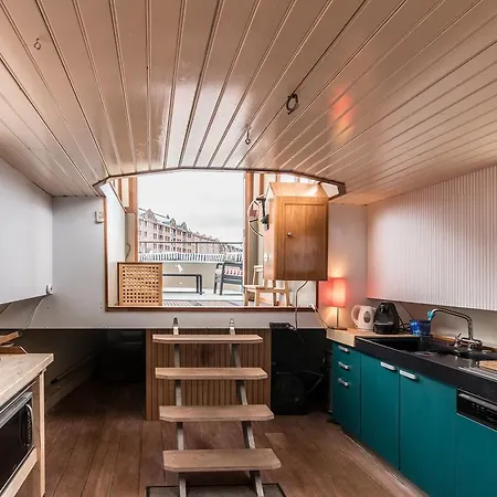 船屋 Spacious Houseboat Near Central Station *