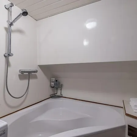 Spacious Houseboat Near Central Station