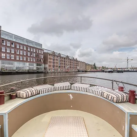 Spacious Houseboat Near Central Station 船屋 *